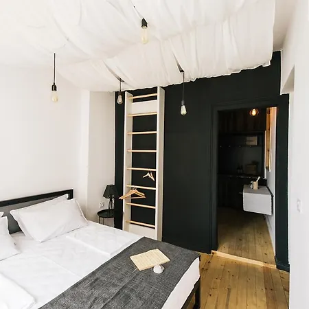 Mouse House Kapana Πανσιόν 3*