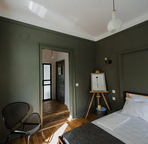 Πανσιόν Mouse House Kapana 3*